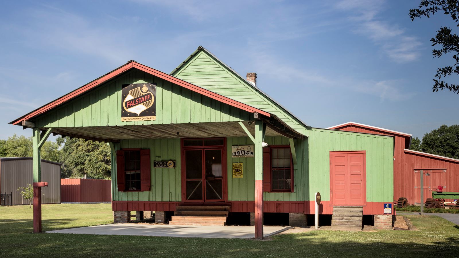 Frontview of Arbroth Store